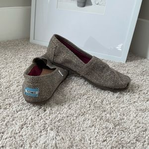 TOMS herringbone flats